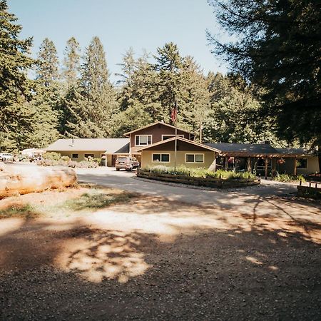Taylor Creek Lodge Gold Beach Exterior photo