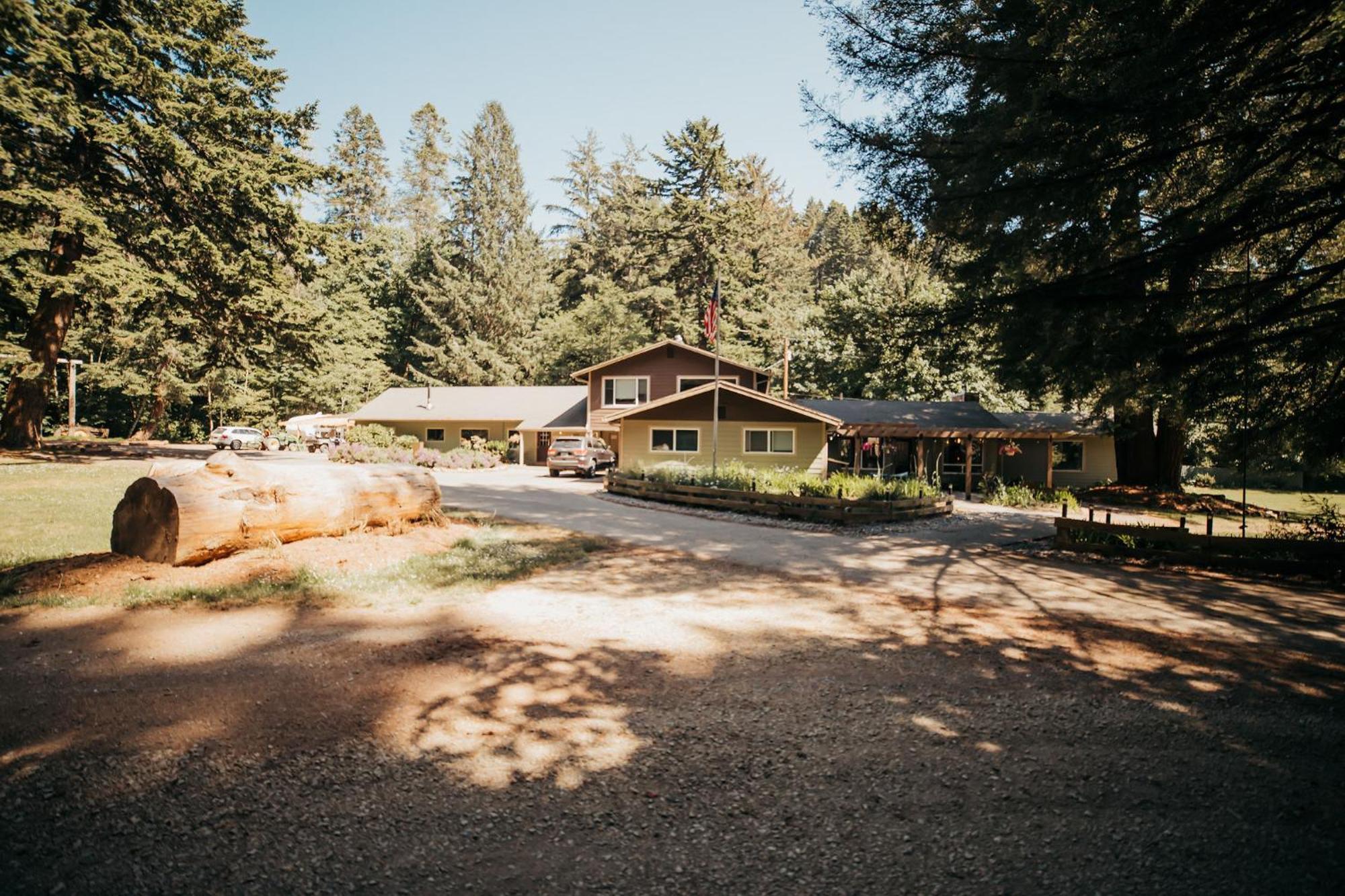 Taylor Creek Lodge Gold Beach Exterior photo
